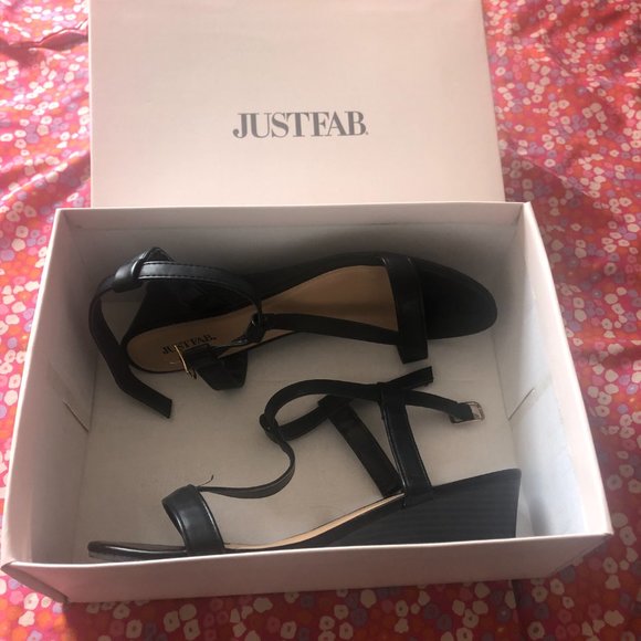 Iris T-Strap Wedge Sandals - Picture 6 of 8